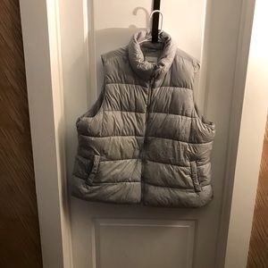 Old Navy Grey Puffer Vest ~ Size XXL